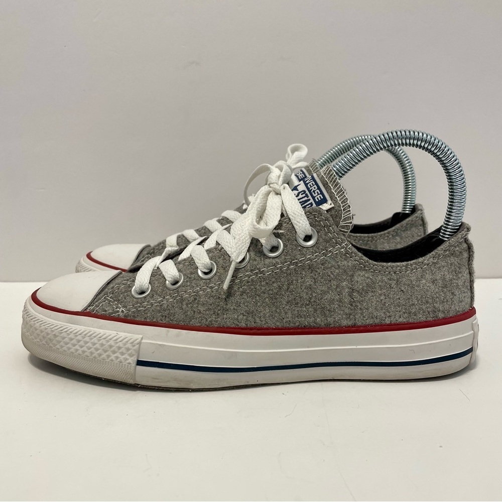 Converse Low Top Sneakers in Gray, White & Red Accent Women’s Size 7 - Picture 5 of 14
